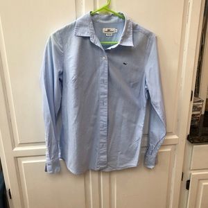 Vineyard Vines blue chambray button down